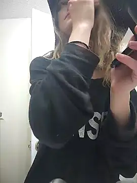 Snapshot of AriellaTaylor chatting on 12-08-24, 07:32 AriellaTaylor online show from 12-08-24, 07:32