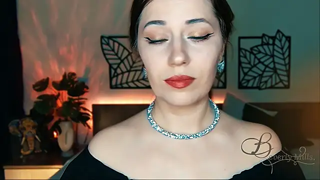 MissBeverlyMills online show from 01-20-25, 04:55