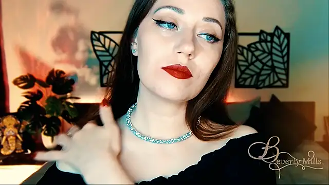 MissBeverlyMills online show from 03-22-25, 08:48