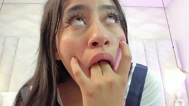 Snapshot of im_giselle_ chatting on 03-17-25, 07:46 im giselle online show from 03-17-25, 07:46