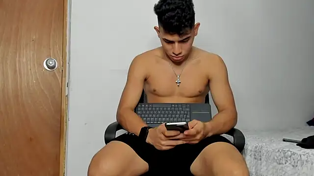 andrew rose  online show from 12-13-25, 07:53