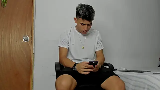 andrew rose  online show from 02-19-26, 06:26