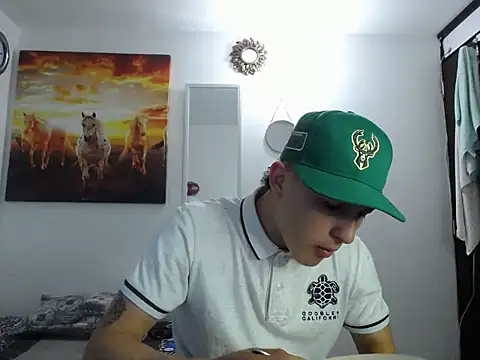 Snapshot of Pharaon_71 chatting on 03-05-25, 11:27 Pharaon 71 online show from 03-05-25, 11:27