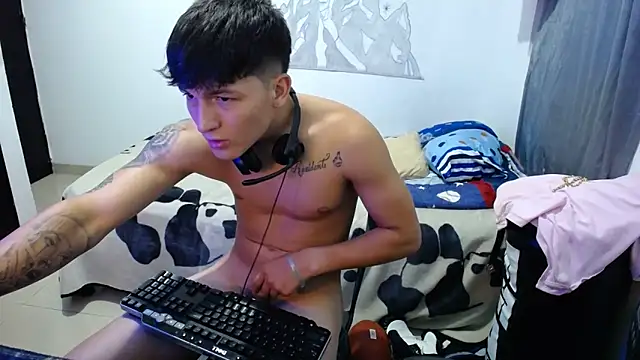 Snapshot of Pharaon_71 chatting on 02-14-26, 04:53 Pharaon 71 online show from 02-14-26, 04:53