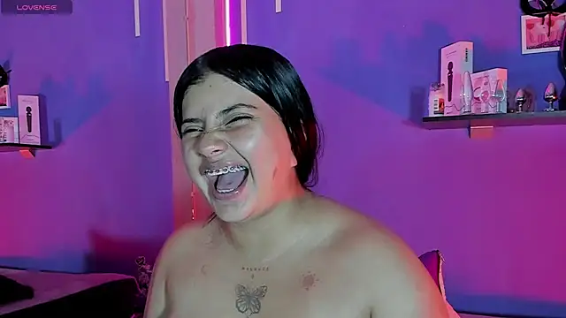 Alexa Espinoza online show from 02-18-25, 05:42