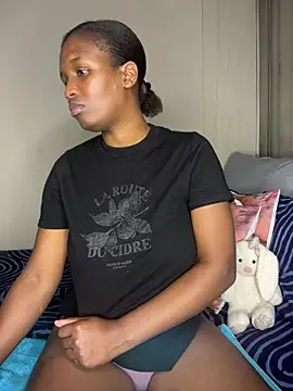 Snapshot of Kinkyy_ chatting on 02-19-25, 05:05 Kinkyy online show from 02-19-25, 05:05