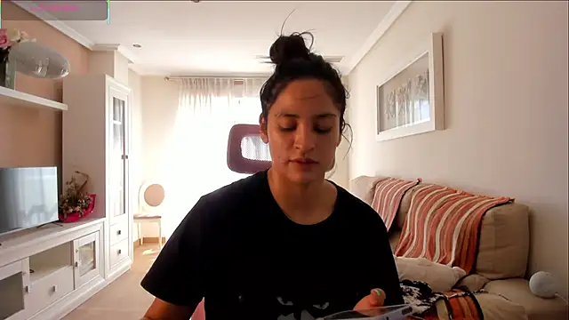 bella apont online show from 09-15-25, 12:38