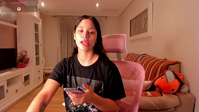 bella apont online show from 10-10-25, 11:26