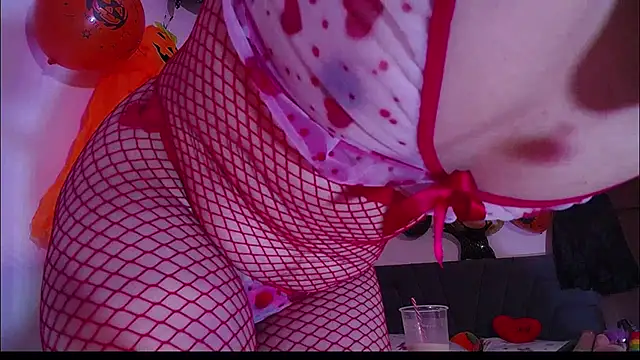 Yinn Silver online show from 10-15-25, 01:22