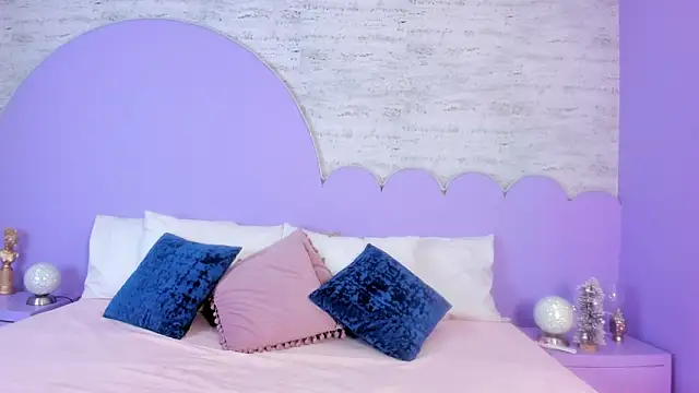 Giaa Ross online show from 12-22-25, 07:33