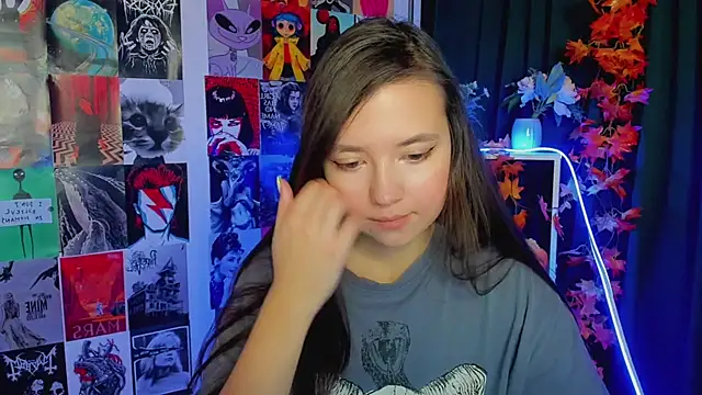 Lina Brownie online show from 12-13-24, 02:10