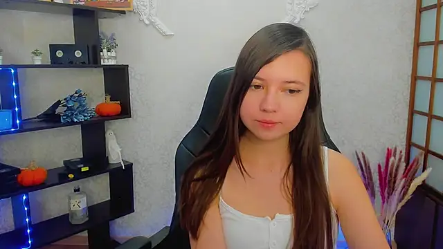 Lina Brownie online show from 12-15-24, 02:08