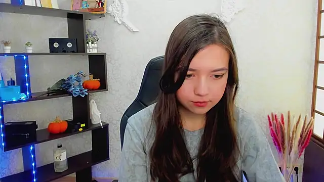 Lina Brownie online show from 12-21-24, 02:09