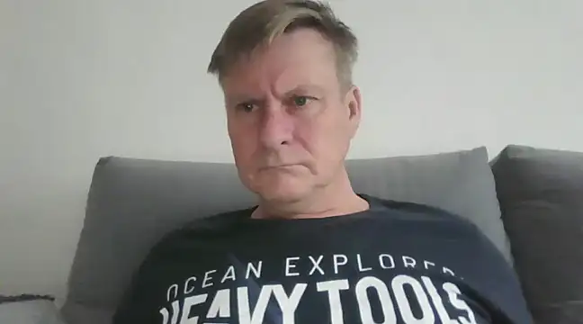 johnnym1 online show from 12-30-24, 09:27