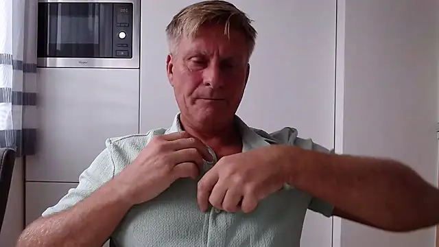 johnnym1 online show from 09-12-25, 01:55