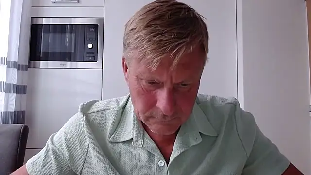 johnnym1 online show from 09-25-25, 10:41