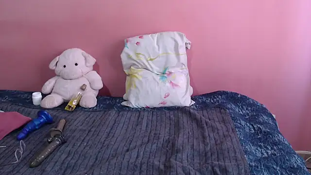 Susanlover online show from 12-13-25, 08:36