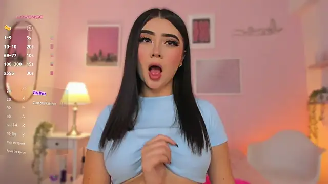 Snapshot of little-natt chatting on 02-07-25, 12:28 little-natt online show from 02-07-25, 12:28