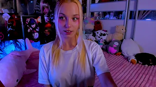 Snapshot of Cute__Pony chatting on 10-15-25, 09:04 Cute Pony online show from 10-15-25, 09:04