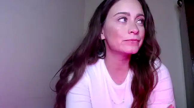 Snapshot of Sophie_Raegan chatting on 12-10-24, 11:43 Sophie Raegan online show from 12-10-24, 11:43