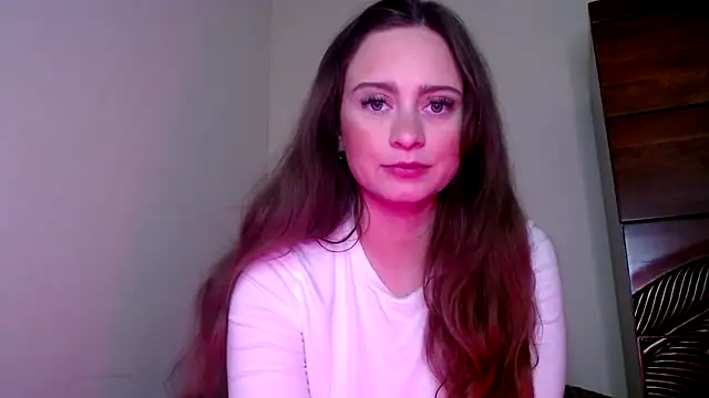 Snapshot of Sophie_Raegan chatting on 12-18-24, 12:21 Sophie Raegan online show from 12-18-24, 12:21