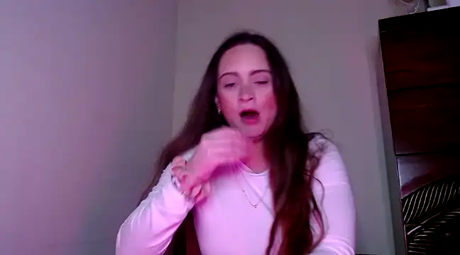 Snapshot of Sophie_Raegan chatting on 12-18-24, 09:04 Sophie Raegan online show from 12-18-24, 09:04