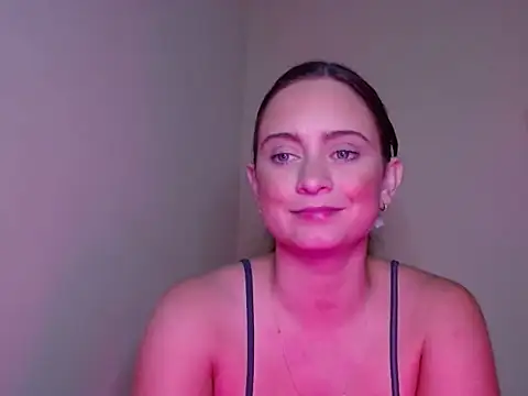 Snapshot of Sophie_Raegan chatting on 01-01-25, 12:11 Sophie Raegan online show from 01-01-25, 12:11