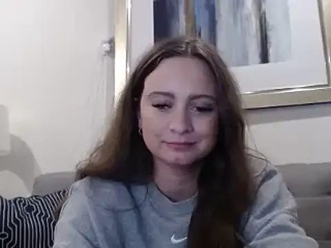 Snapshot of Sophie_Raegan chatting on 02-14-25, 11:10 Sophie Raegan online show from 02-14-25, 11:10