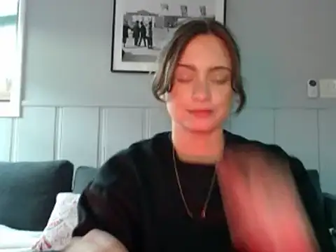 Snapshot of Sophie_Raegan chatting on 02-24-25, 02:26 Sophie Raegan online show from 02-24-25, 02:26