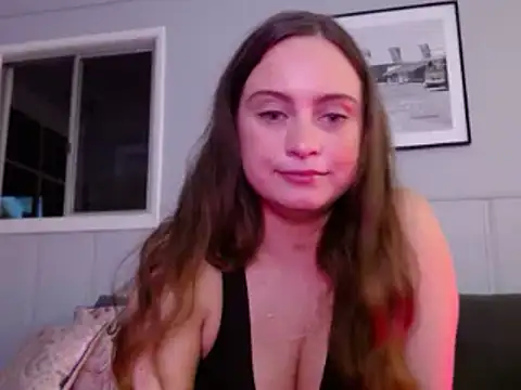 Snapshot of Sophie_Raegan chatting on 03-06-25, 11:58 Sophie Raegan online show from 03-06-25, 11:58