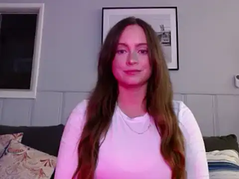 Snapshot of Sophie_Raegan chatting on 03-07-25, 11:51 Sophie Raegan online show from 03-07-25, 11:51