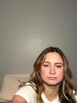 Snapshot of Sophie_Raegan chatting on 09-10-25, 02:39 Sophie Raegan online show from 09-10-25, 02:39