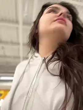 Snapshot of NikaMur chatting on 02-05-25, 09:46 NikaMur online show from 02-05-25, 09:46