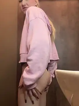 Snapshot of NikaMur chatting on 03-12-25, 07:13 NikaMur online show from 03-12-25, 07:13