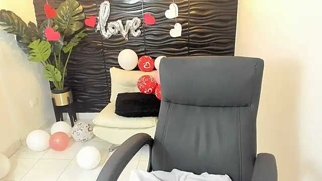 sofia 44 online show from 02-18-25, 03:54