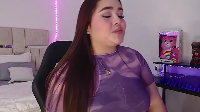 Snapshot of KimGeorgia_ chatting on 03-08-25, 02:12 KimGeorgia online show from 03-08-25, 02:12