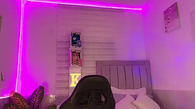 Snapshot of KimGeorgia_ chatting on 10-23-25, 01:27 KimGeorgia online show from 10-23-25, 01:27