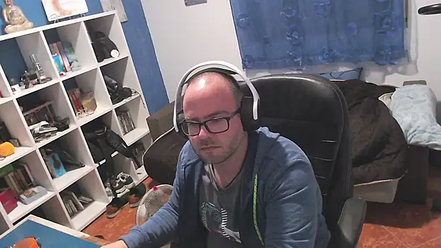 ravingr4d4 online show from 11-05-25, 09:48