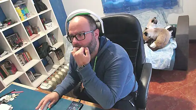 Snapshot of ravingr4d4 chatting on 01-11-26, 03:28 ravingr4d4 online show from 01-11-26, 03:28