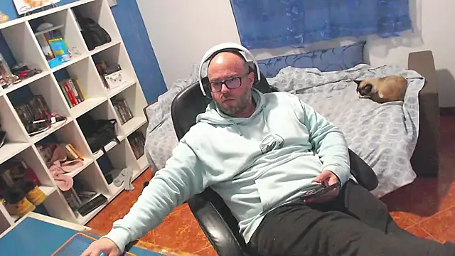 Snapshot of ravingr4d4 chatting on 02-06-26, 12:04 ravingr4d4 online show from 02-06-26, 12:04