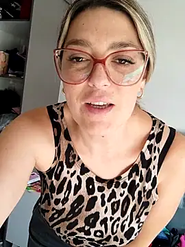 Snapshot of Daniela77771 chatting on 03-17-25, 02:45 Daniela77771 online show from 03-17-25, 02:45