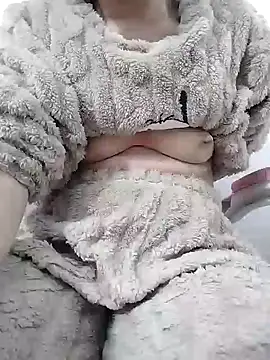 Snapshot of SweetGirl2k2 chatting on 01-06-25, 07:42 SweetGirl2k2 online show from 01-06-25, 07:42