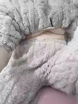 Snapshot of SweetGirl2k2 chatting on 01-25-25, 09:57 SweetGirl2k2 online show from 01-25-25, 09:57