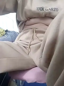 Snapshot of SweetGirl2k2 chatting on 02-03-25, 01:30 SweetGirl2k2 online show from 02-03-25, 01:30