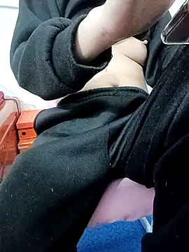 Snapshot of SweetGirl2k2 chatting on 02-05-25, 01:00 SweetGirl2k2 online show from 02-05-25, 01:00