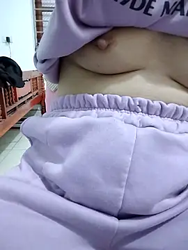 Snapshot of SweetGirl2k2 chatting on 03-14-25, 12:51 SweetGirl2k2 online show from 03-14-25, 12:51