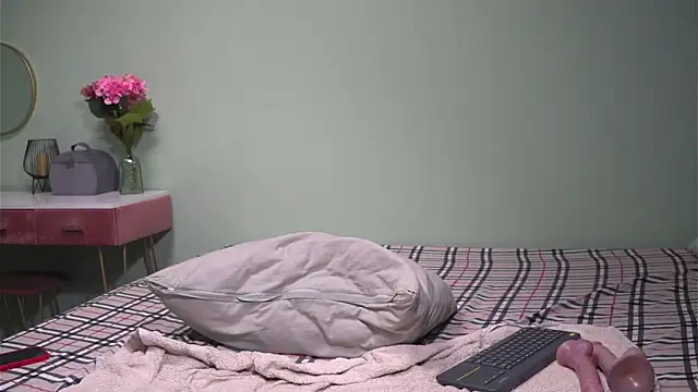 CelineConner online show from 01-14-25, 08:20