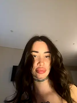 Snapshot of Yunasi chatting on 09-11-25, 01:55 Yunasi online show from 09-11-25, 01:55