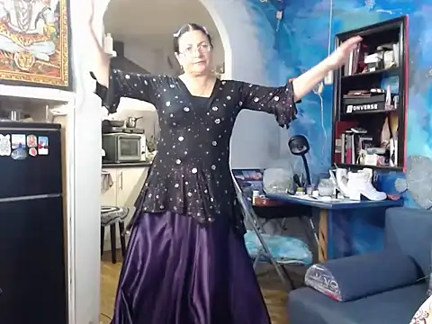 Helen1974 online show from 12-17-24, 08:21