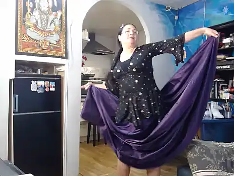 Helen1974 online show from 12-19-24, 05:50